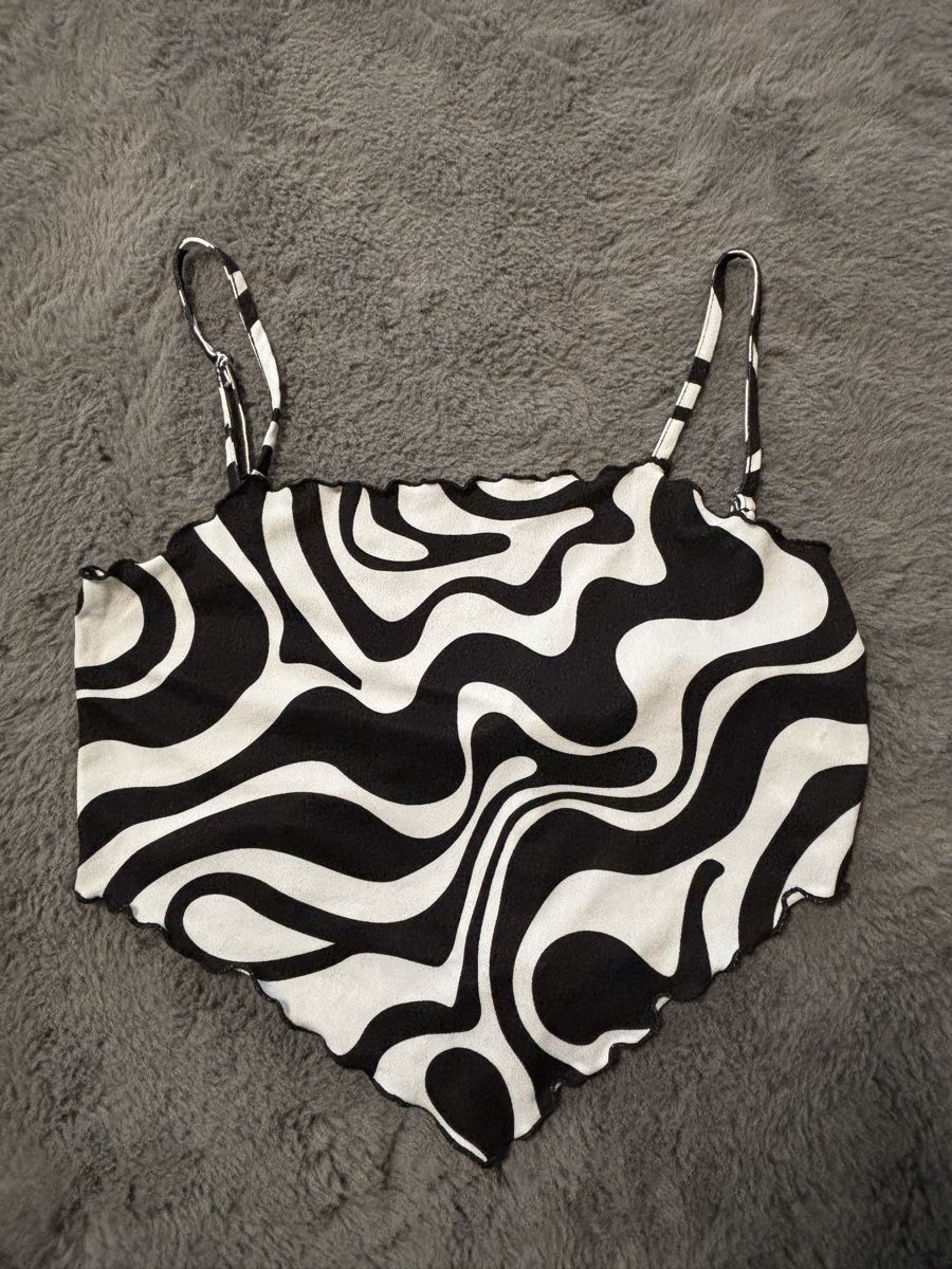 Top: Adjustable Top with black and white print. – Nuovo (secondo la descrizione) da Wichtrach venduto da Re_Fit 2