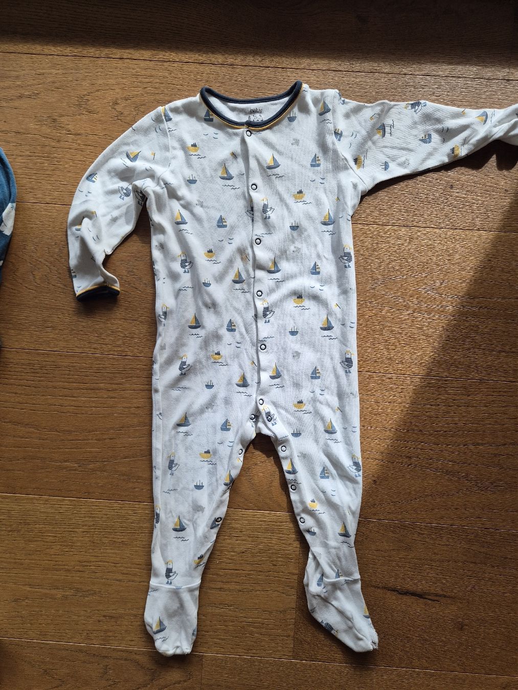Lots de vêtements: Pyjama Set – D'occasion à Kollbrunn par guernsey11 4