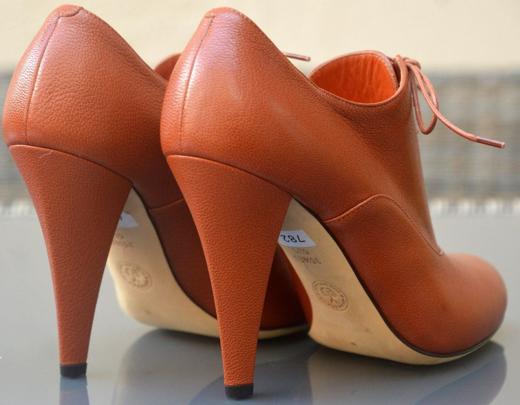 Bally Scarpe da donna: Booties / bottines Bally .35.5 – Nuovo (secondo la descrizione) da Collonges venduto da Auganien 6