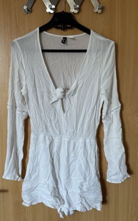 Weisser Sommer Romper von H&M - Perfekt für warme Tage!