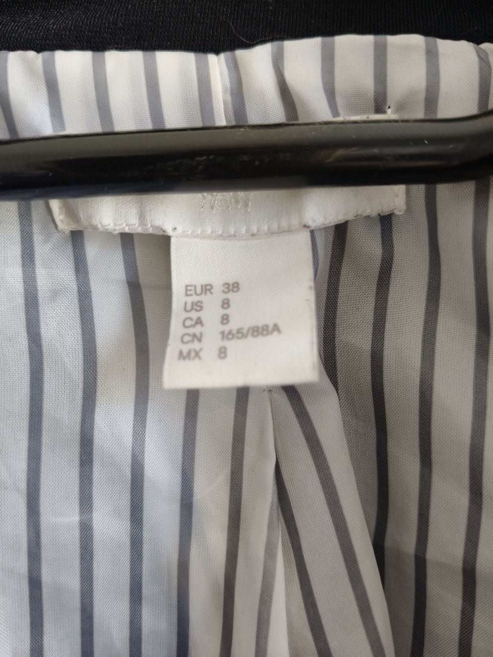H&M Completi, tute sportive e funzionali: Blazer – Usato da St. Gallen venduto da jes_2xxb 1
