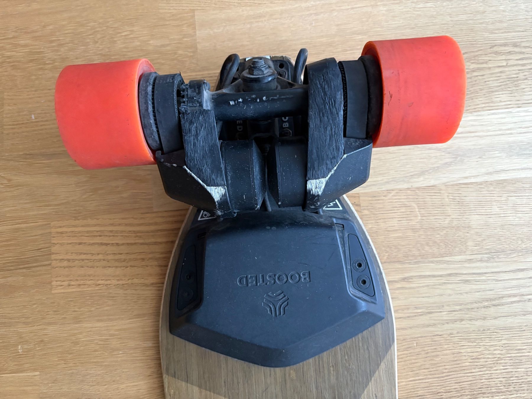 Skateboards: Boosted Elektro Board Longboard Extended Range 2 Akkus – D'occasion à Bern par Kevin-18 1