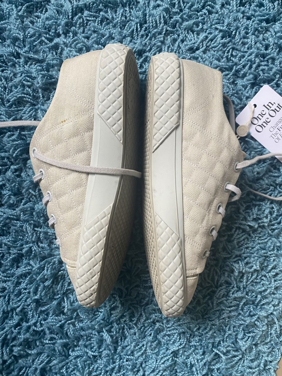 Chanel Scarpe da donna: Chanel Beige shoes Size 39,5 – Usato da Kloten venduto da liu_65tx 1