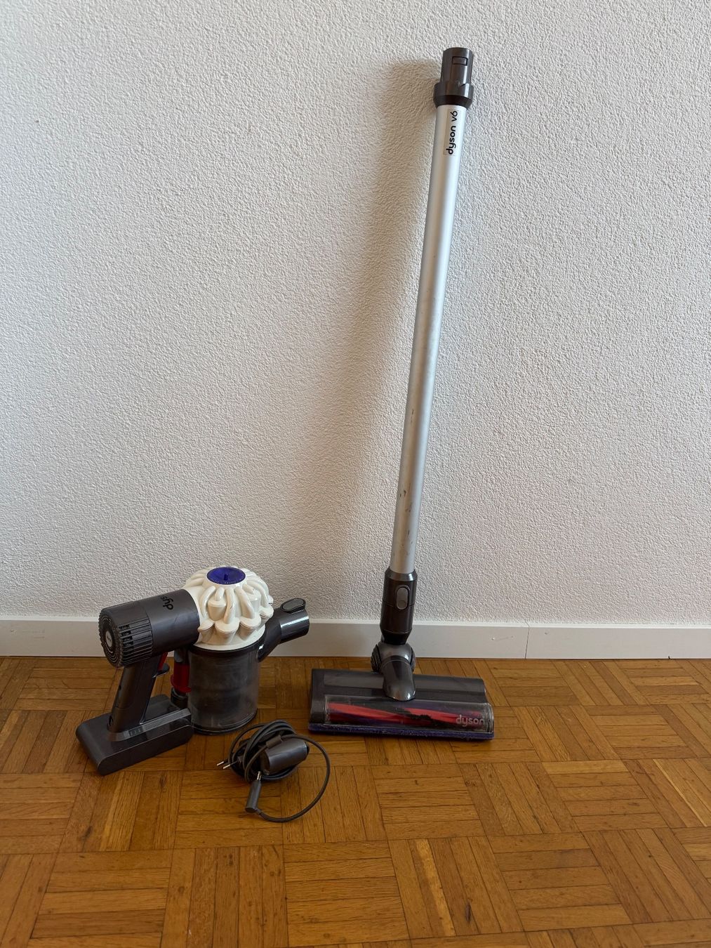 Dyson Aspirapolveri & Accessori: Dyson V6 Akkustaubsauger – Usato da Frauenfeld venduto da lona05 1