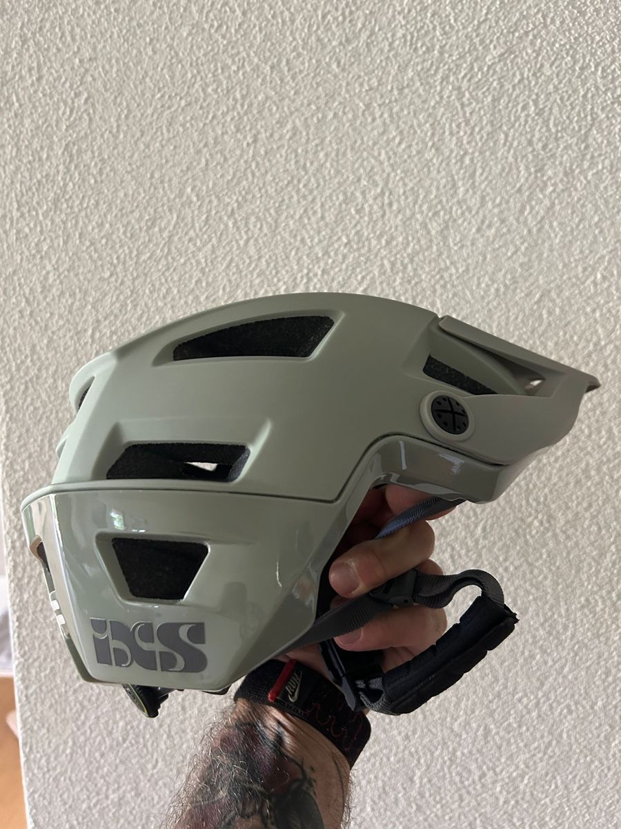 IXS Caschi: iXS Trigger AM Mips Velohelm Grösse L – Usato da Egg b. Zürich venduto da ZeroWaste