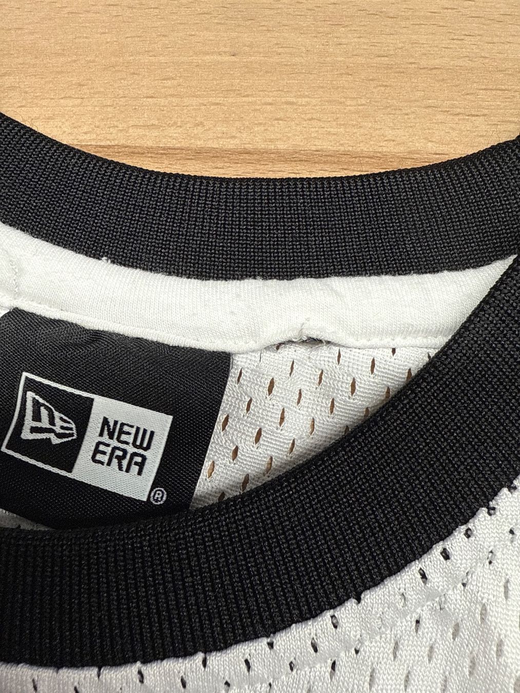 Canottiere & Pantaloni: Brooklyn Nets New Era Shirt/ Triko Gr. M/L – Usato da Auenstein venduto da moin. 3