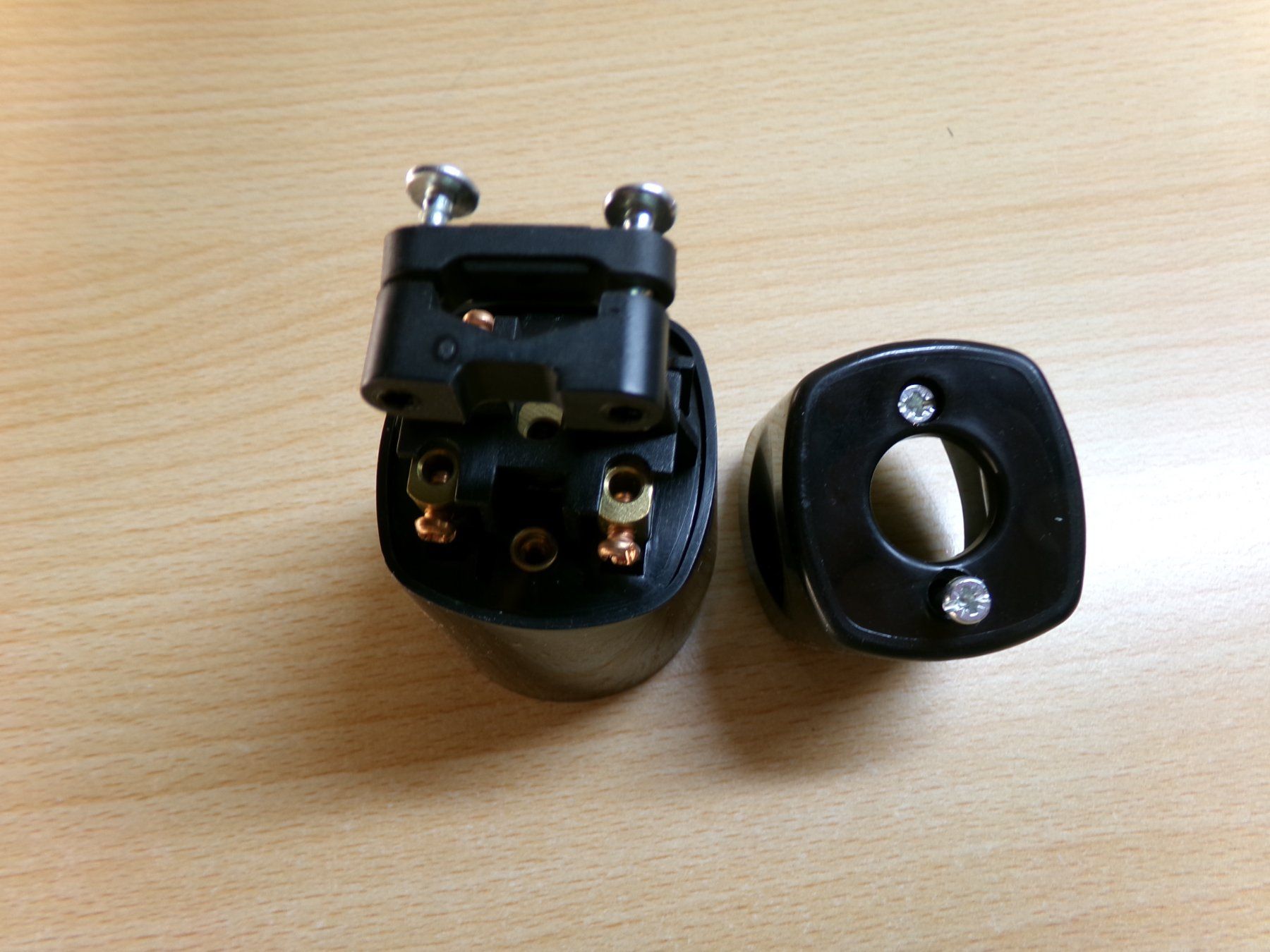 Stecker: Kupplung Typ25 schwarz – Gebraucht aus Hombrechtikon von Maloev17 2
