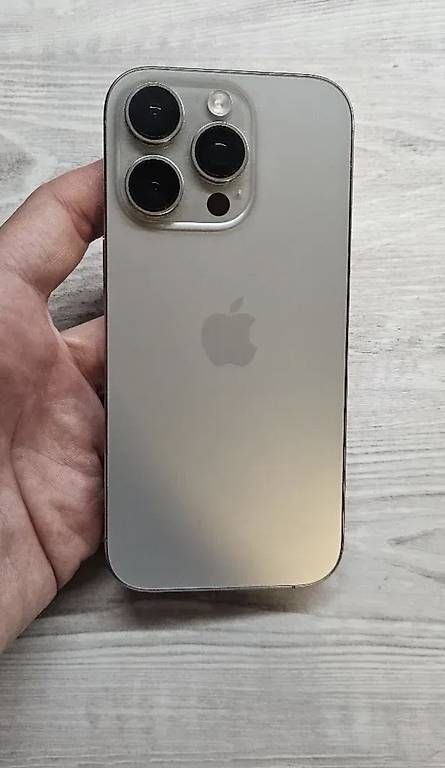 Telefoni cellulari / Smartphones: Iphone 16 Pro  128Gb Natural Titan – Usato da Basel venduto da Larabasel90