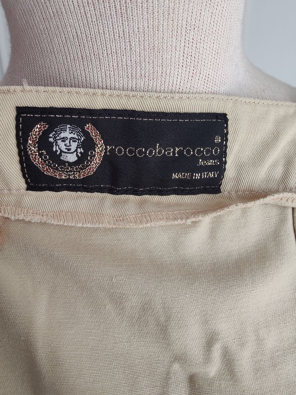 Top: Vintage Roccobarocco Embroidered Crop Top Jacket – Usato da La Tour-de-Peilz venduto da dAutrefois 5