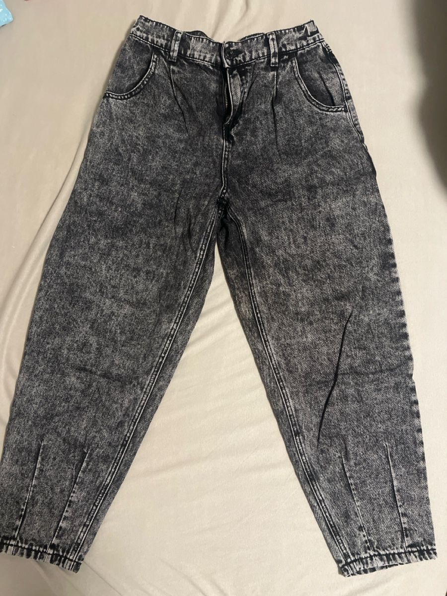 Pantalons: Damen Jeans AMISU Grösse 36 Stone Washed. – D'occasion à Berg TG par Bosko-02