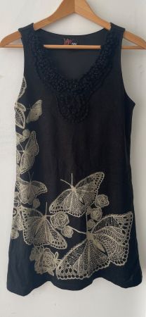 Yumi Strickkleid / Tunika schwarz mit Schmetterling Gr S