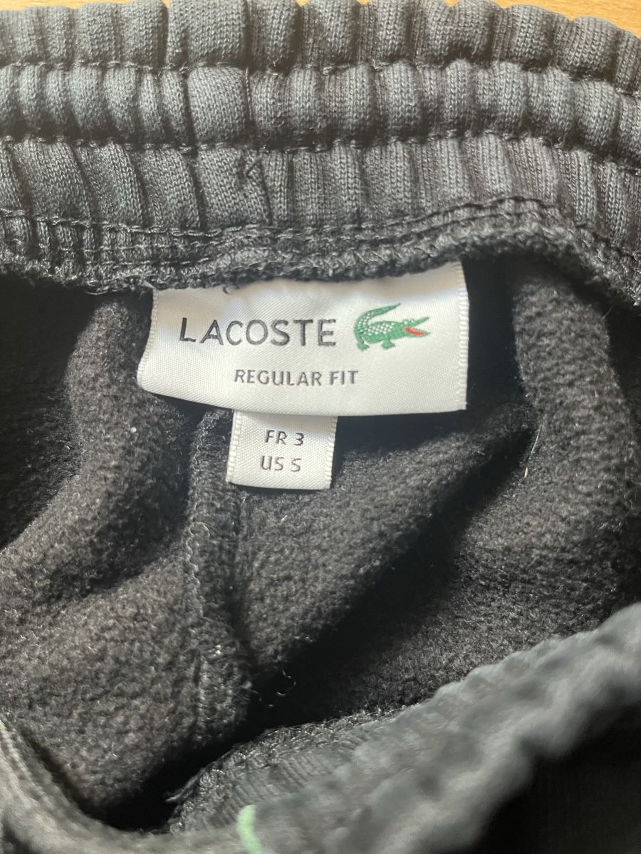 Lacoste Pantaloni: Jogginghose Lacoste – Usato da Möriken AG venduto da Tigerente12 2