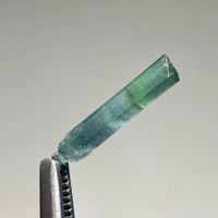 Indigolith roh Kristall, bicolor ,blau und grüner Turmalin