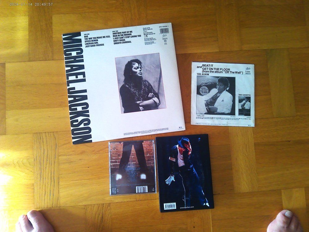 Dischi in vinile: Michael Jackson LOT: LP BAD + SINGEL Beat It DAZU CD+ BUCH – Usato da Volketswil venduto da nemo2000 1