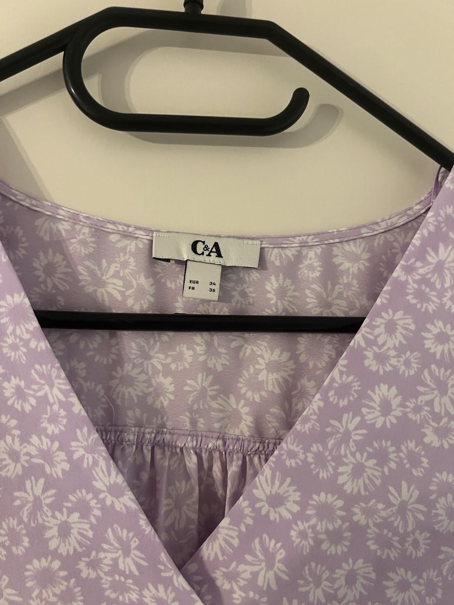 C&A Blusen: Sommerliche C&A Bluse, Flieder mit Blumenmuster, Gr. 36 – Gebraucht aus Meilen von sculptur 1