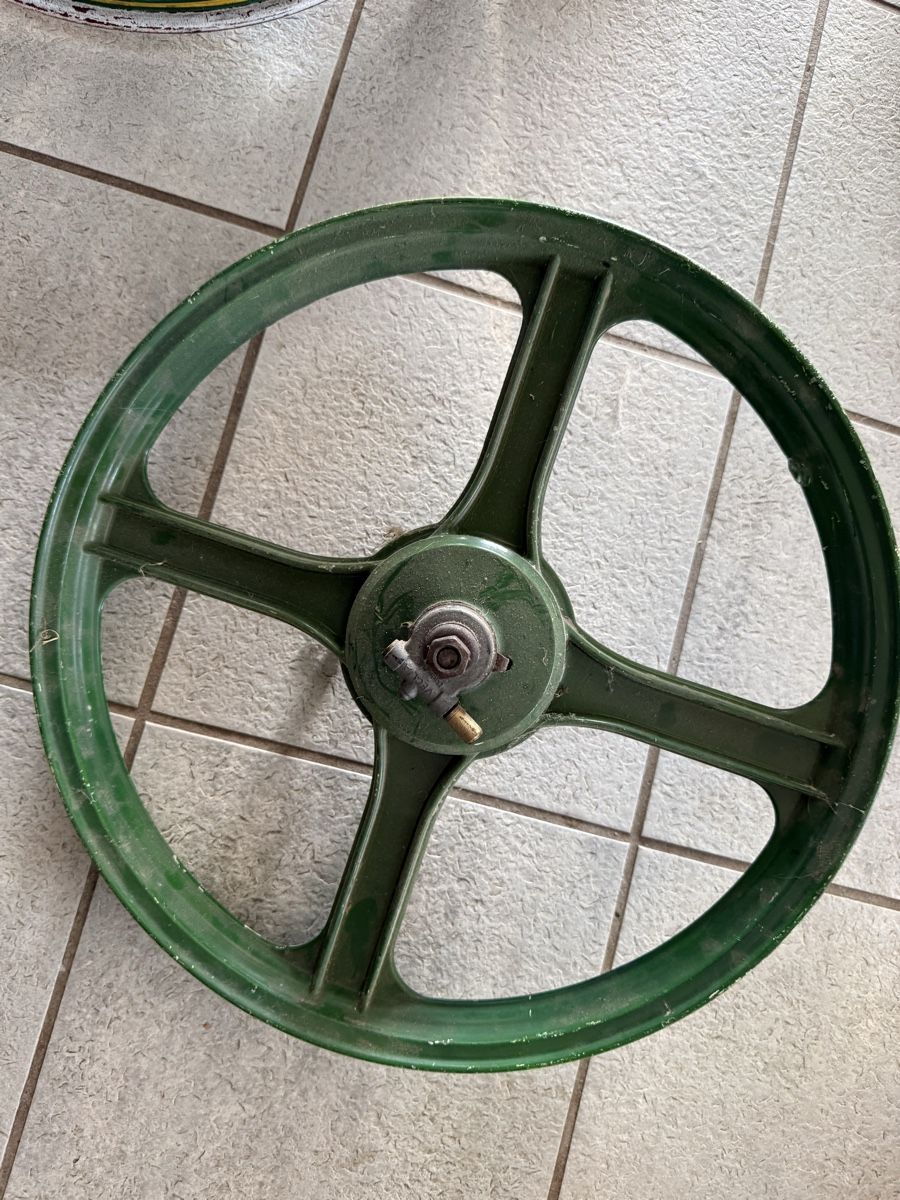 Jantes: Felgen Piaggio Vorderrad – D'occasion à Waltenschwil par phi_969r 1
