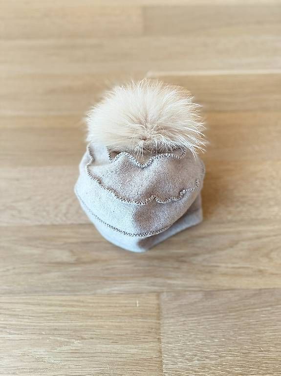 Chapeaux, bonnets & casquettes: Seeberger Mütze mit Bommel – D'occasion à St. Gallen par Sabrinaaa 1