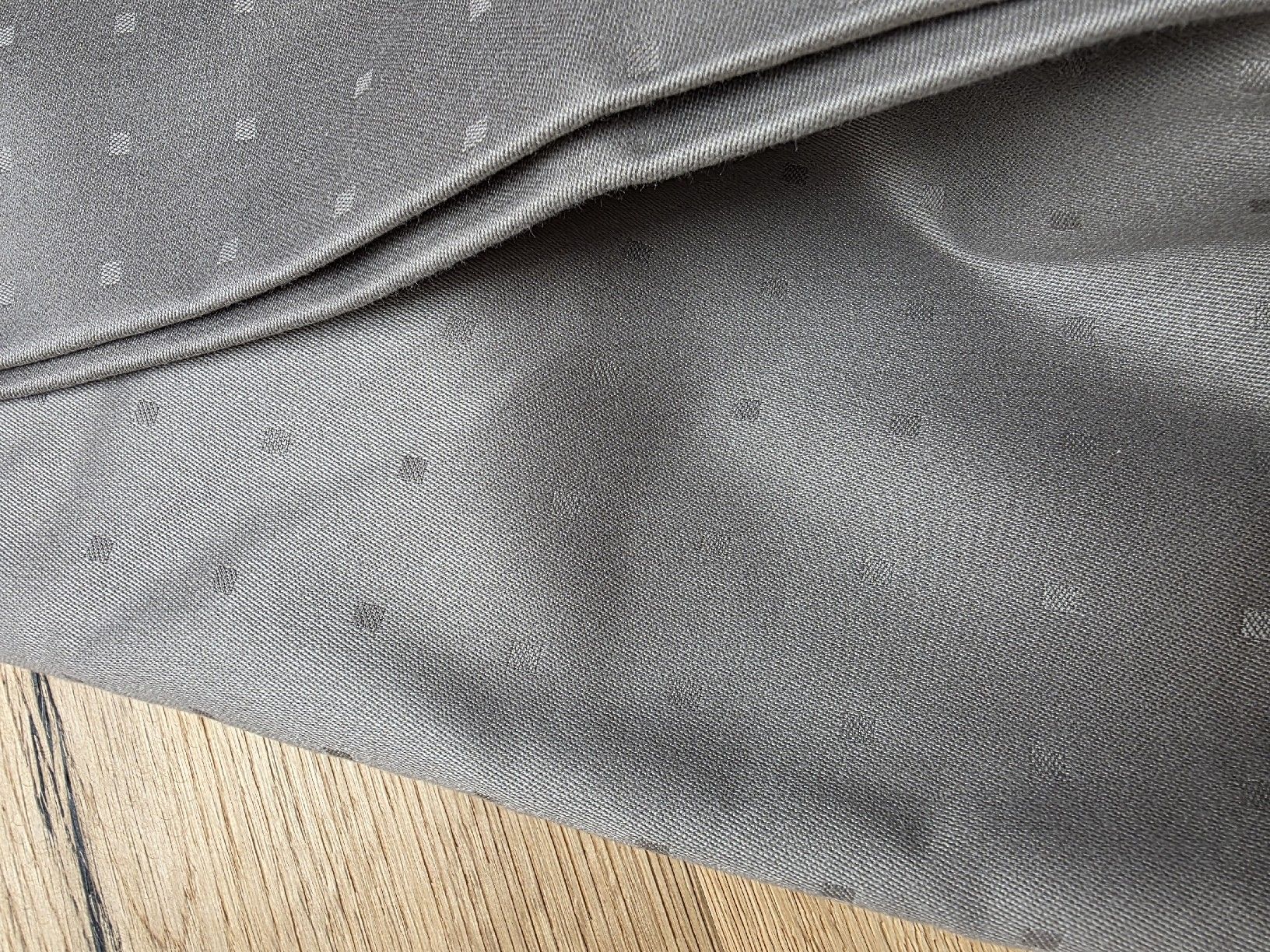 Autre linge de table: Tischtuch 210x210cm hellgrau kariert  – D'occasion à Toffen par ver_x68f