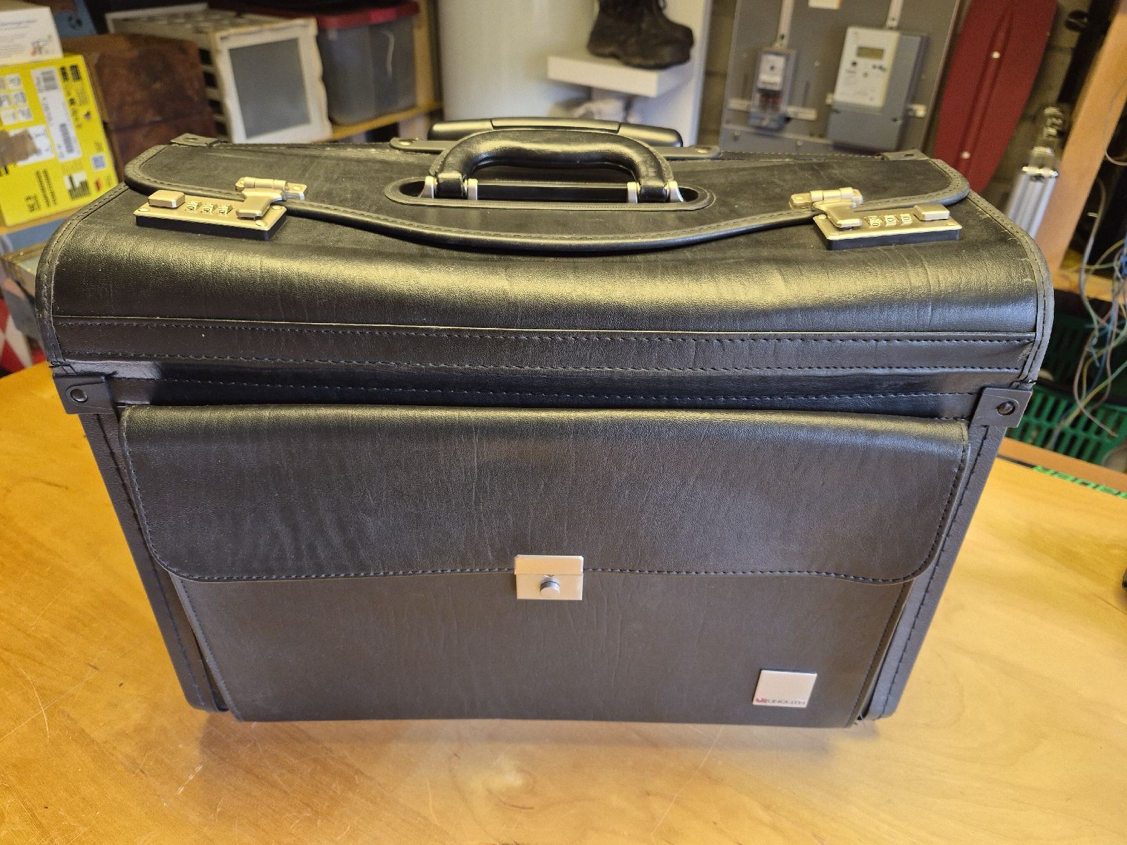 Valises de voyage: Pilotenkoffer mit Rollen – D'occasion à Schafhausen i. E. par noerdeler 1