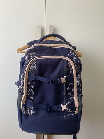 Satch Schulrucksack blau Blumenmuster gebrauchter Zustand