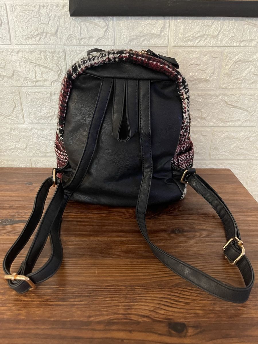 Zaini: Rucksack Stoff im Karomuster NEU – Nuovo e nell'imballaggio originale da Meikirch venduto da Hilfe_Waisentiere 2