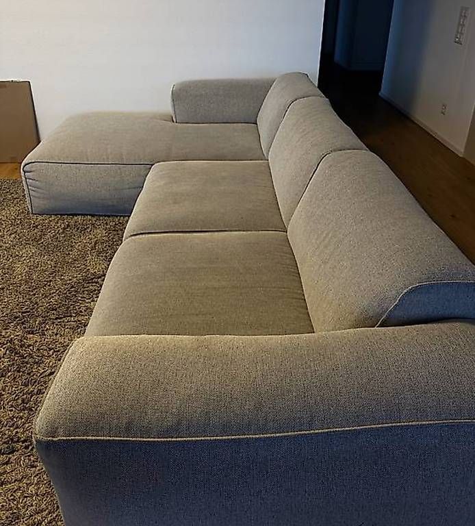 Divani: Ecksofa grau Stoff guter Zustand  – Usato da Rain venduto da ValeHae