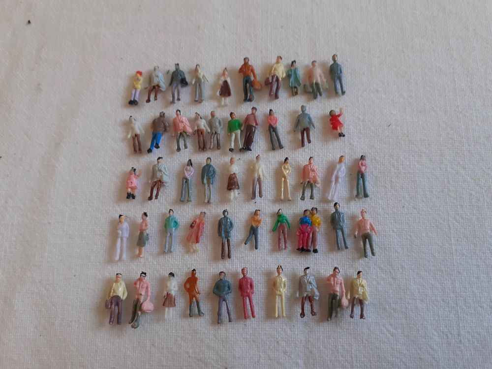 Evemodel P150W Figuren-Set Spur N - 100 Verschiedene Figuren Im Maßstab 1:150, Aus ABS-Kunststoff
