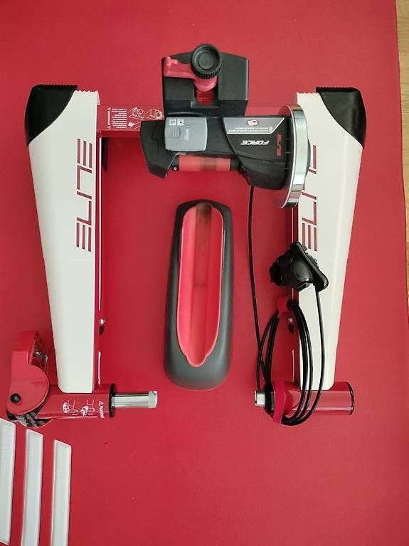 Vélos d'appartement: Rollen-Trainer Elite mit Elite-Matte in rot – D'occasion à Muri AG par goodmood17 5