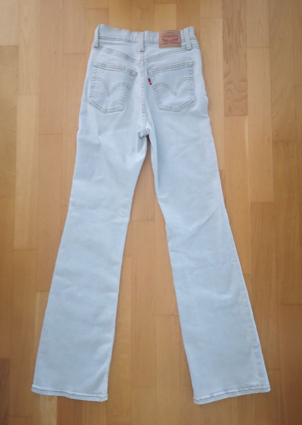 Levi's Jeans: Levi's Ribcage Boot W26 L34 – Usato da Niederbipp venduto da kevintifu20