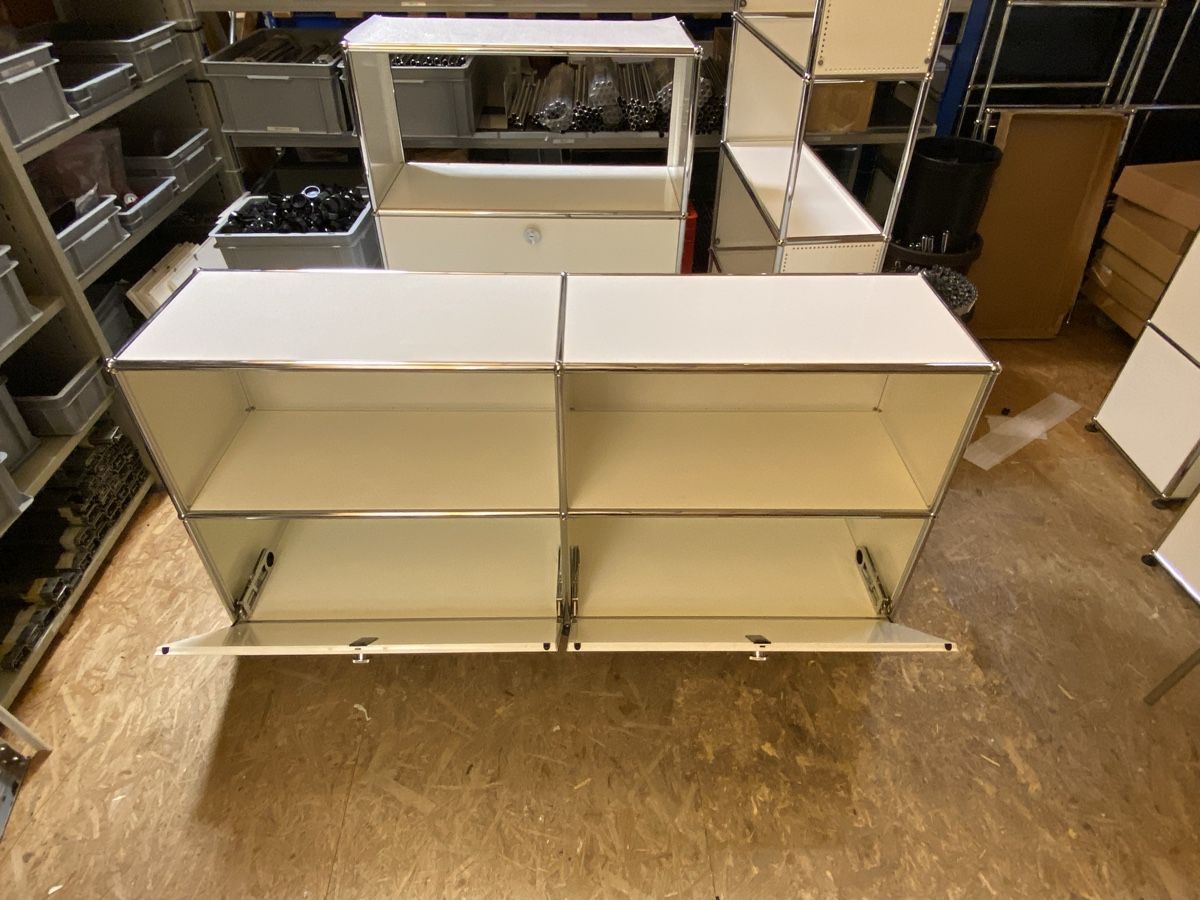 USM Scaffali: USM Haller Sideboard 2/2 in Reinweiss – Usato da Rikon im Tösstal venduto da Design4Life 3