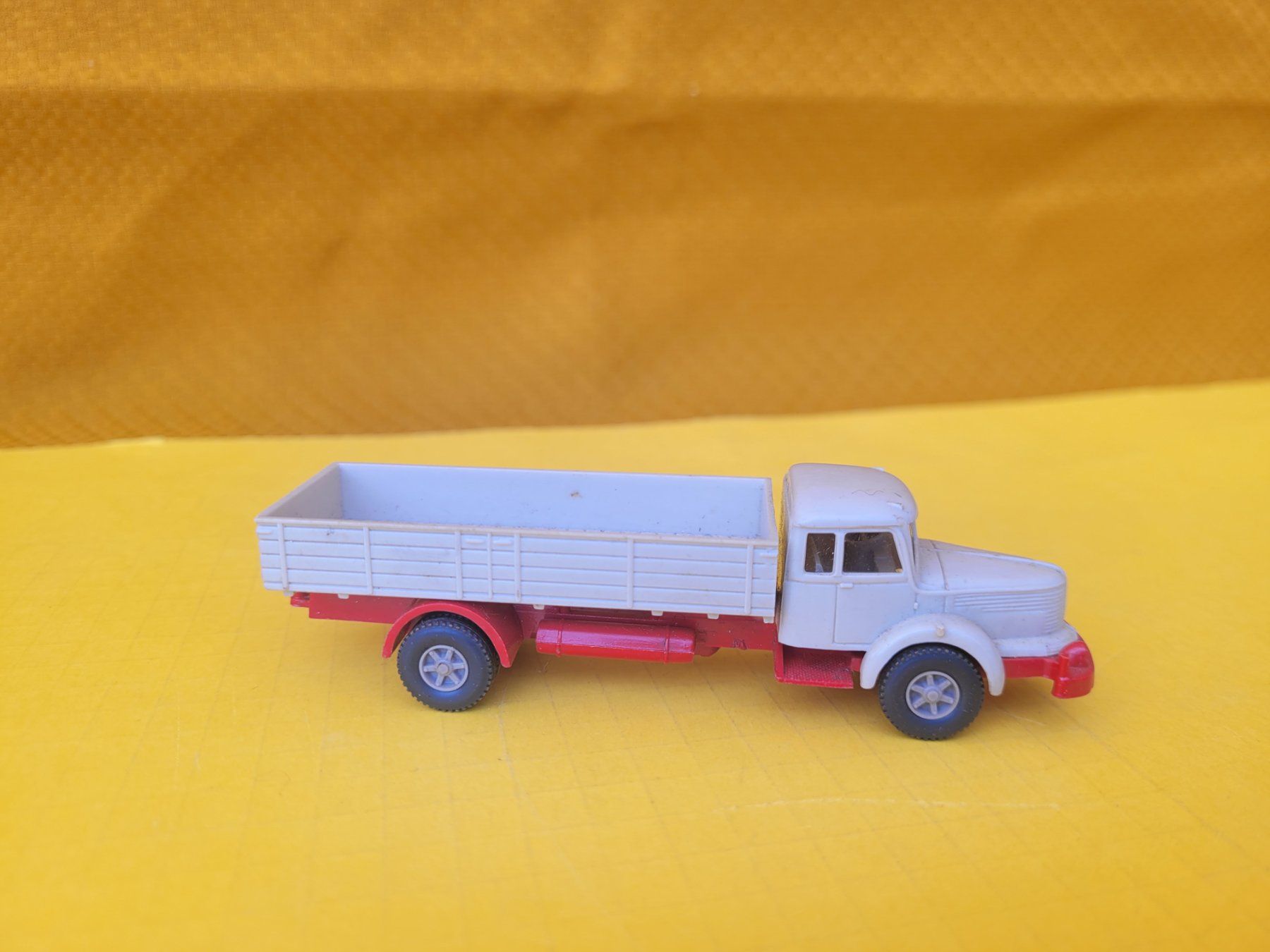 Wiking Modellini d'auto: Krupp Titan 1:87 Wiking – Usato da Domdidier venduto da Bimbo57