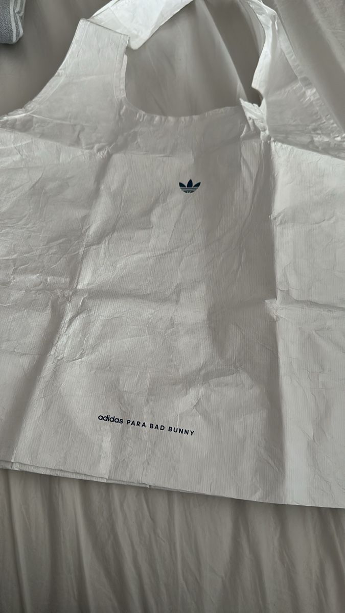 Scarpe da uomo: Adidas Bad Bunny Sneaker 40.5 – Nuovo (secondo la descrizione) da Triengen venduto da Meetmeatthebodega 2
