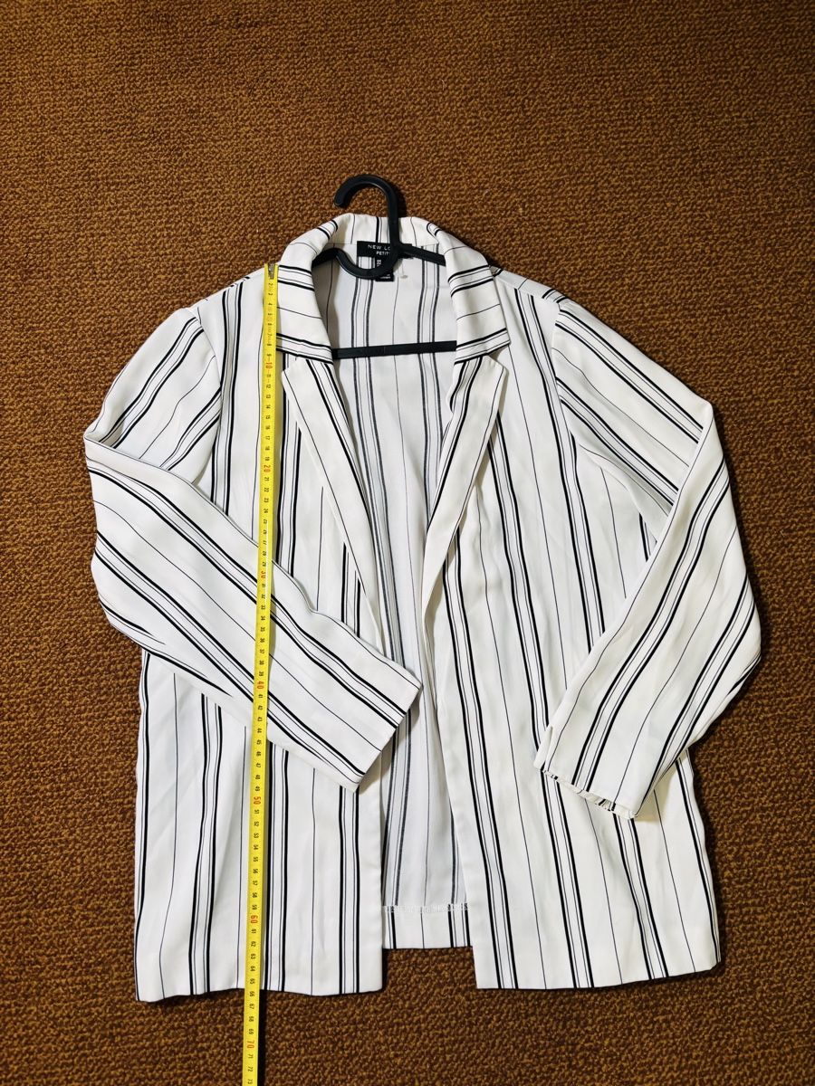 Giacche: Blazer – Nuovo (secondo la descrizione) da Genève venduto da Second_Hand_Ch