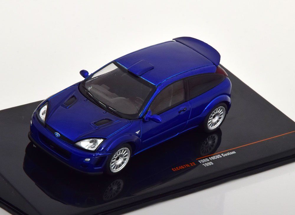 Ford Focus Custom Azul Bicapa 1:43 – Detalles únicos de IXO Models