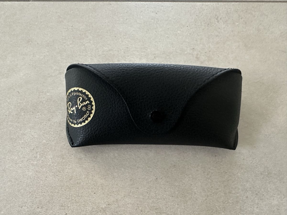 Altro in  Abbigliamento & Accessori: Ray-Ban Brillenetui – Nuovo (secondo la descrizione) da Morschach venduto da Butterbrot9000