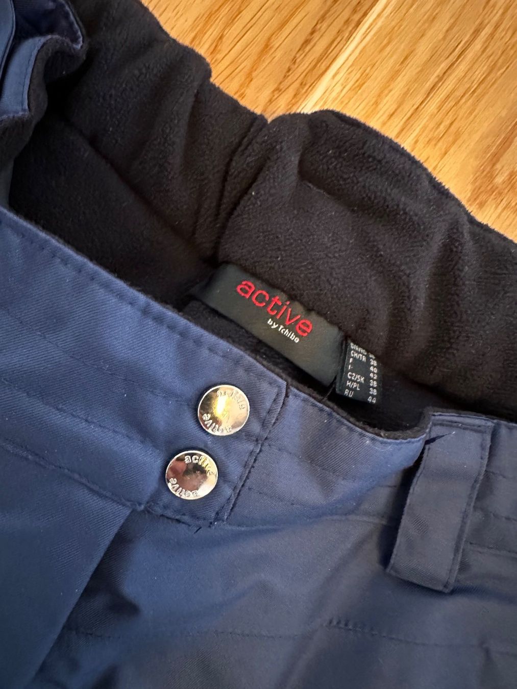 Tchibo Pantaloni: Tchibo Skihose Damen Gr. 36/38 – Usato da Sissach venduto da tapasu 2