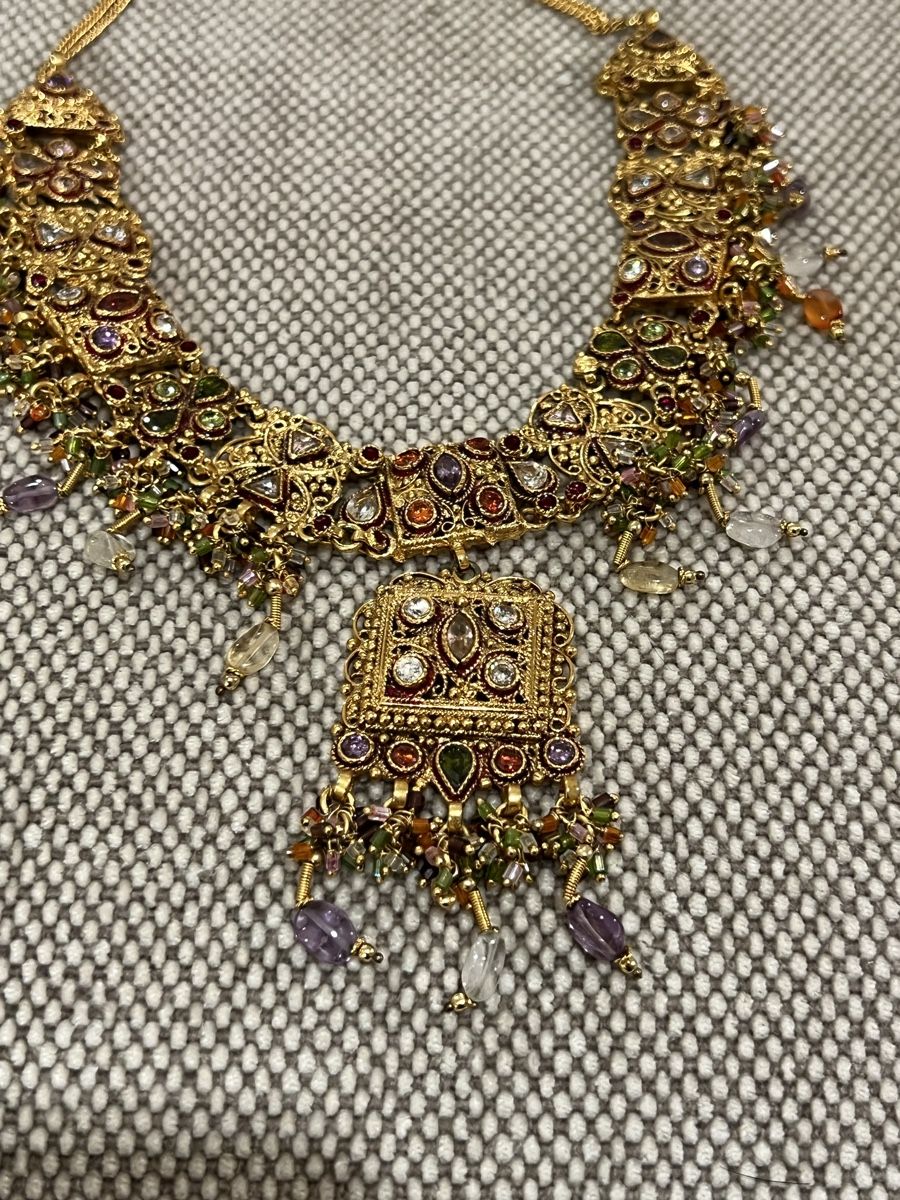 Ketten: Beautiful Indian Wedding Jewelry – Gebraucht aus Zürich von ralph__ 1
