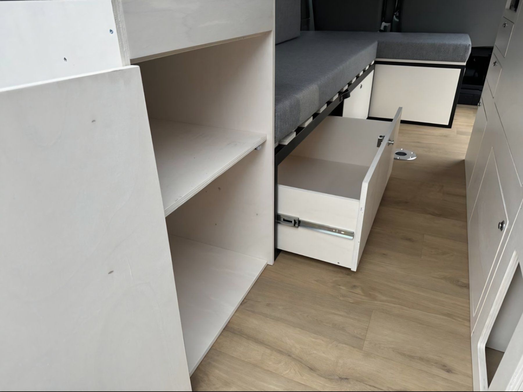 Camping Fahrzeuge: Renault Trafic sCi95 – Gebraucht aus Zürich von Racula11 8