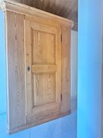 Schöner schlichter Bauernschrank