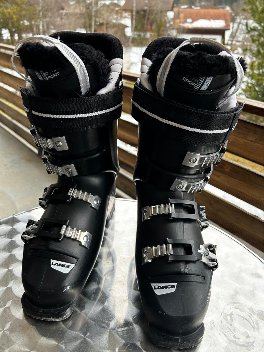 Lange Scarpe da donna: Skischuhe Damen – Usato da Zunzgen venduto da jef_9jr7