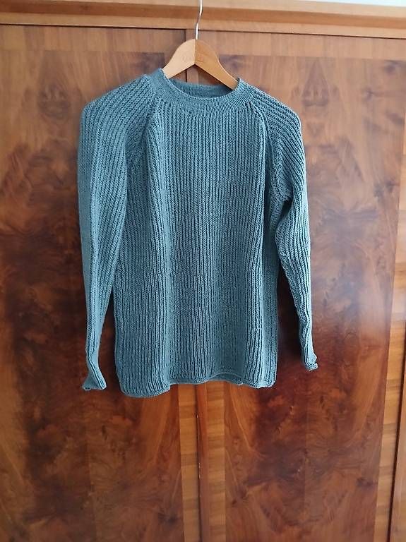 Maglioni & Felpe: Kuscheliger Pullover und Mütze neu – Usato da Arlesheim venduto da edmss