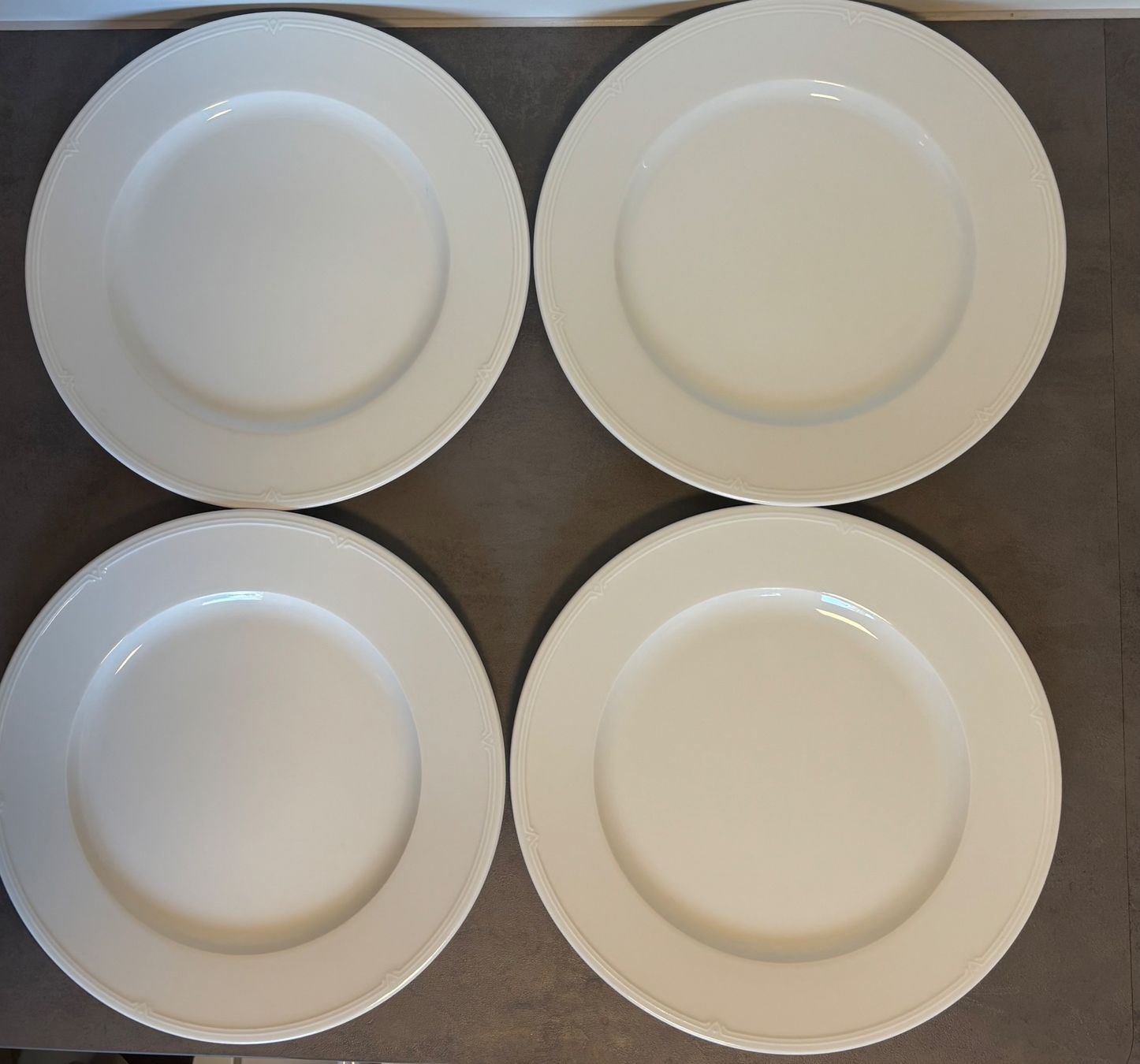 Eschenbach Set di piatti: Eschenbach Bavaria Germany White Dinner Set Plates and Cups – Usato da Rüschlikon venduto da ArnaudEichenberger 6