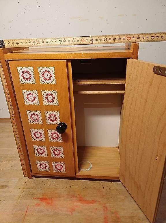 Giocattoli: Vintage Puppenkleiderschrank – Usato da Lindau venduto da wal_md2t 1