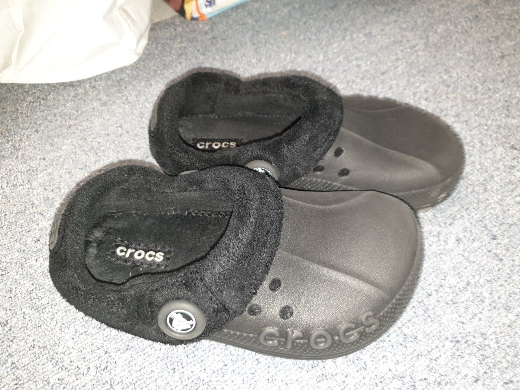 Crocs Scarpe per ragazzi: Crocs mit Futter schwarz J1 ca. Gr.31 – Usato da Killwangen venduto da KIANA08