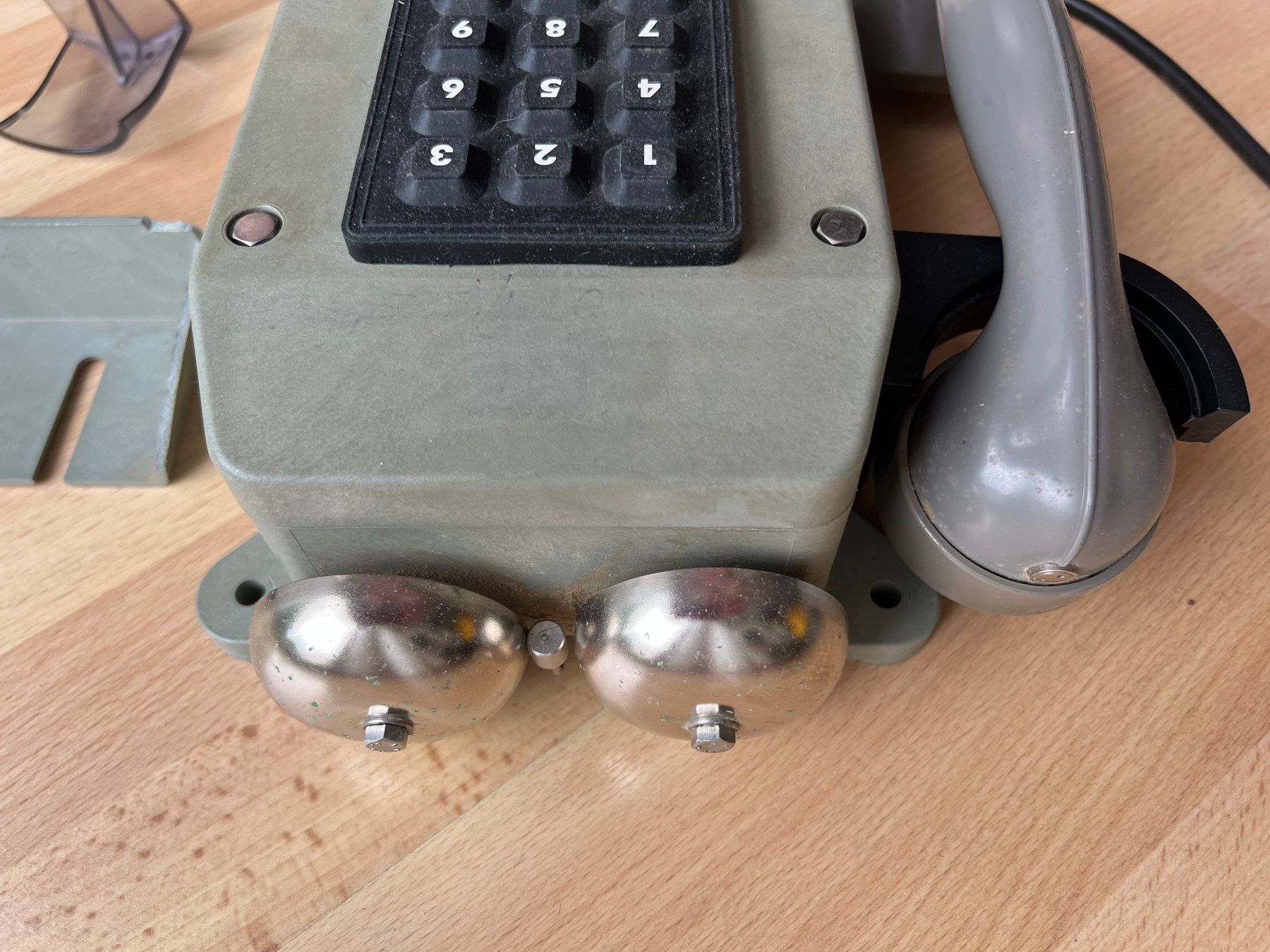 Telefone: Telefonapparat, Wandtelefon (feucht) Mod. 70 – Gebraucht aus Burgdorf von 9500 2