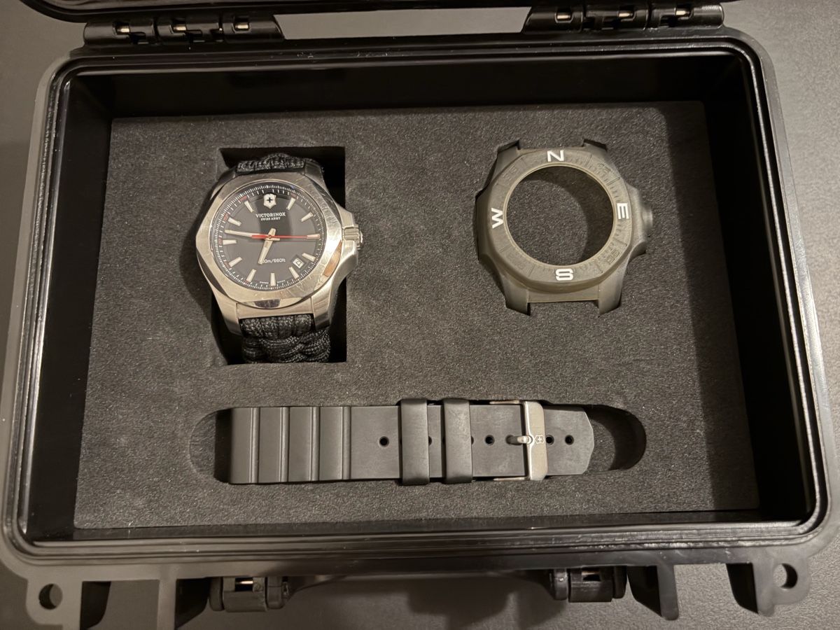 Victorinox Uhren: Uhr Victorinox I.N.O.X. Naimaka – Gebraucht aus Ebmatingen von D.A.C. 7