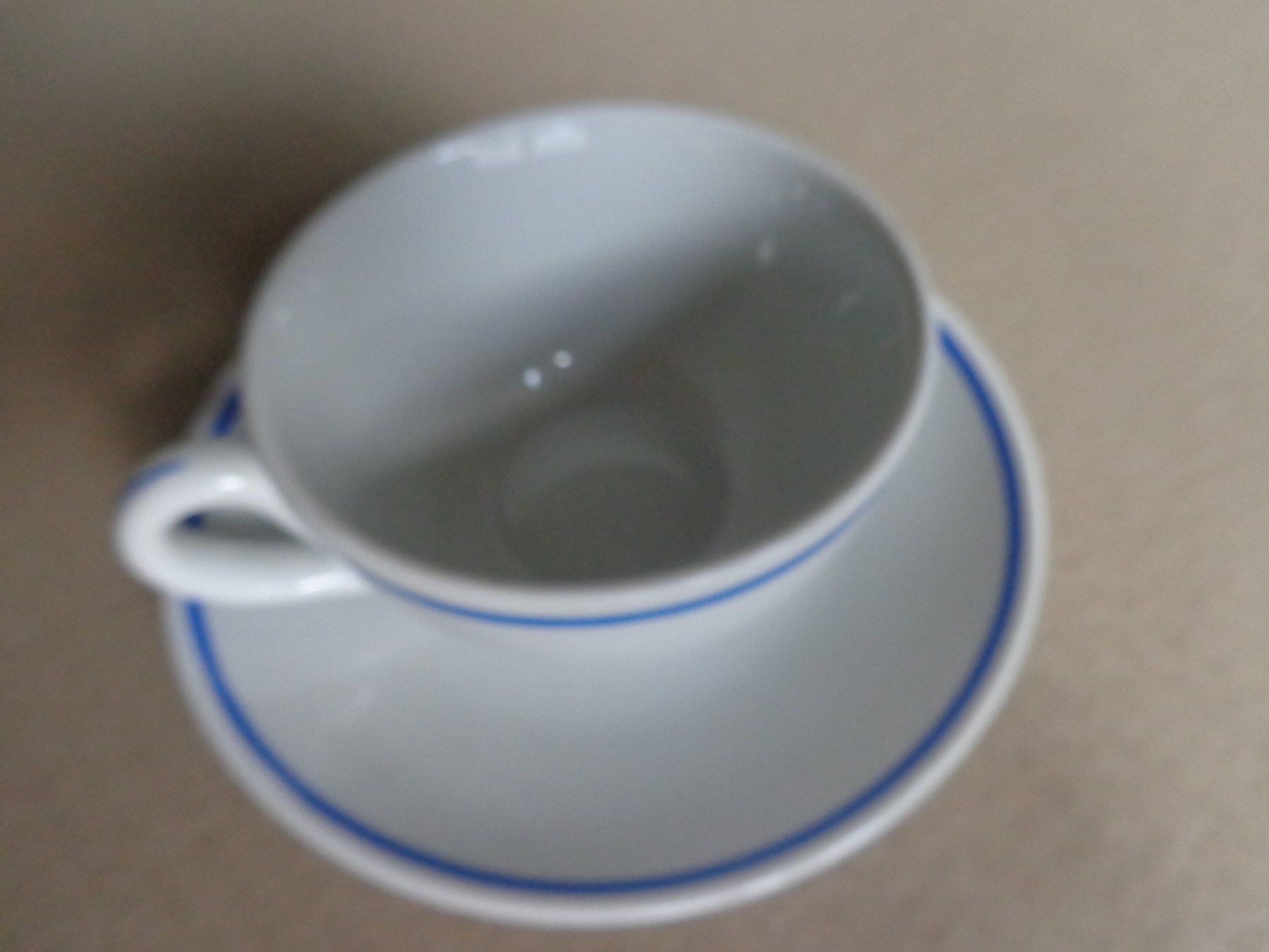 Set di piatti: Kaffee Geschirr Teller und Tassen mit Muster blau – Usato da Liestal venduto da Gecko16 9