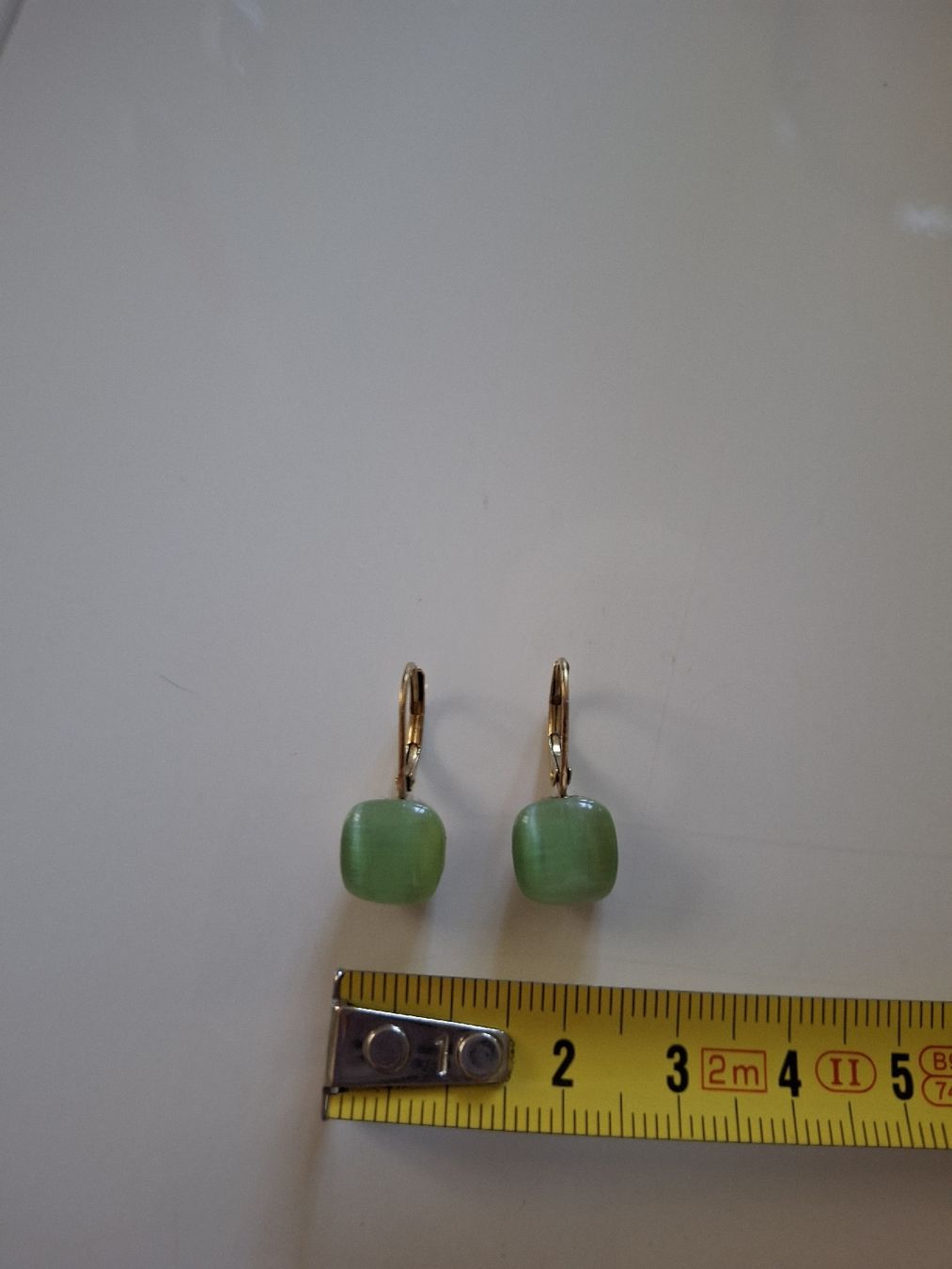 Orecchini pendenti & Orecchini a lobo: Boucles d'oreilles vert tendre  – Usato da Lausanne venduto da Cognitia 1