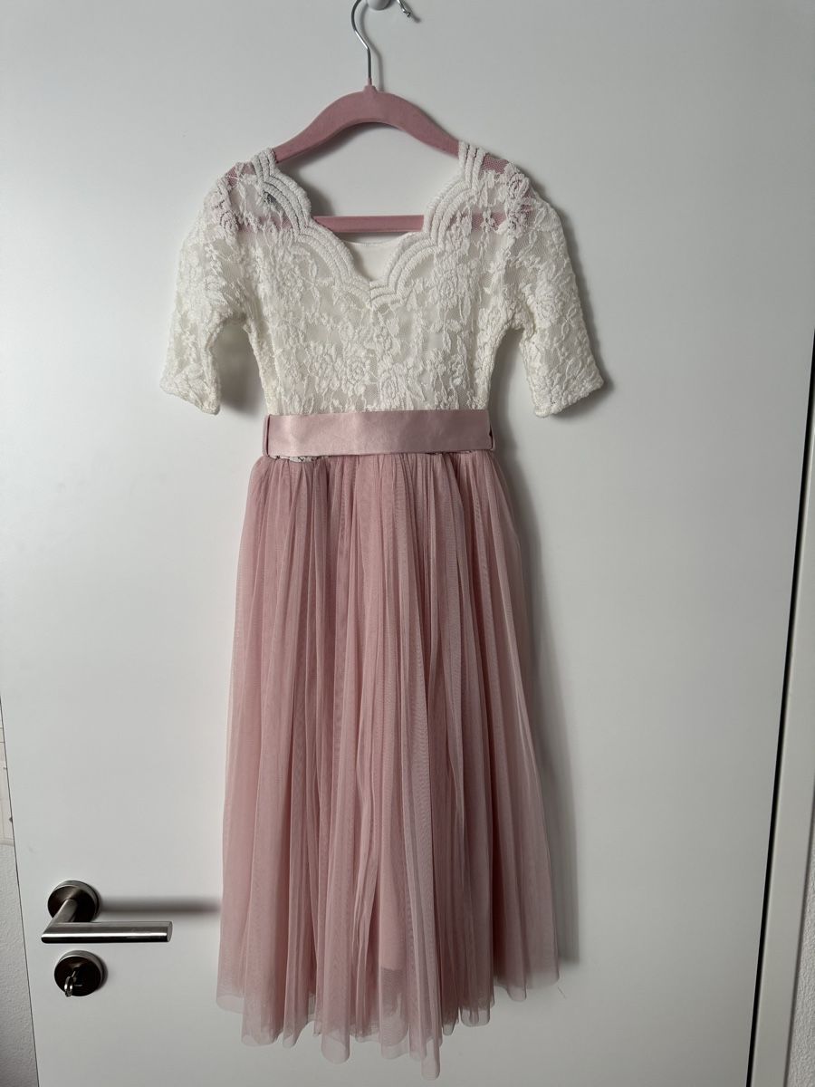 Vestiti & Gonne: Constant Love Mädchen Spitzenkleid Altrosa Gr. 122/128 – Usato da Zug venduto da pv1313
