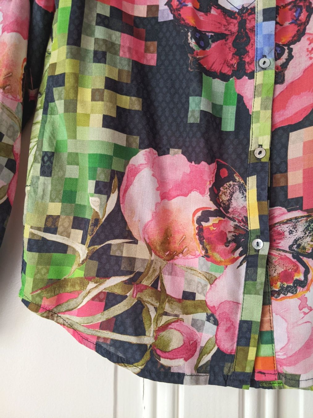 Desigual Blusen: DESIGUAL : Douce blouse imprimé patchwork 34-36 – Neu (gemäss Beschreibung) aus Petit-Lancy von lilycerise 2